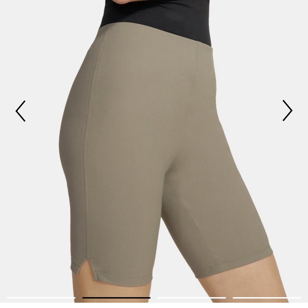 Theory Biker Short in Performance Knit